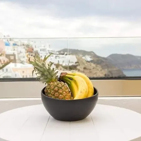 La Petite Suite In Oia -Volcano View Exterior photo