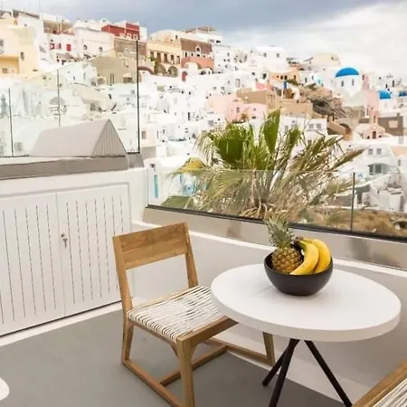 La Petite Suite In Oia -Volcano View Exterior photo